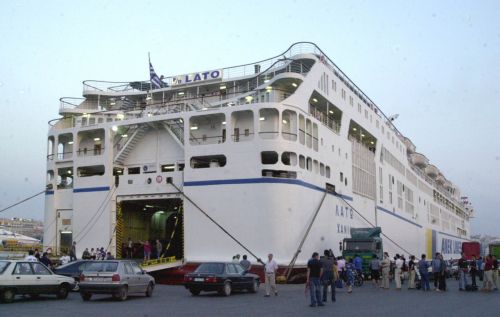 Στο λιμάνι της Σούδας προσέκρουσε το πλοίο «ΛΑΤΩ»