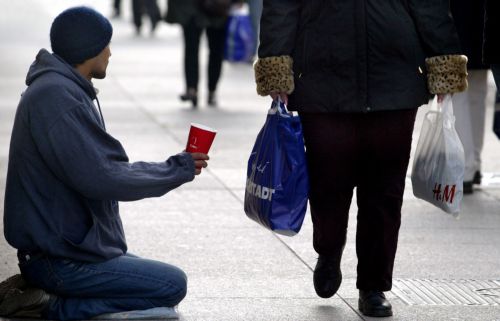 Οι φτωχοί αυξάνονται συνεχώς στη Γερμανία, διαπιστώνει έρευνα