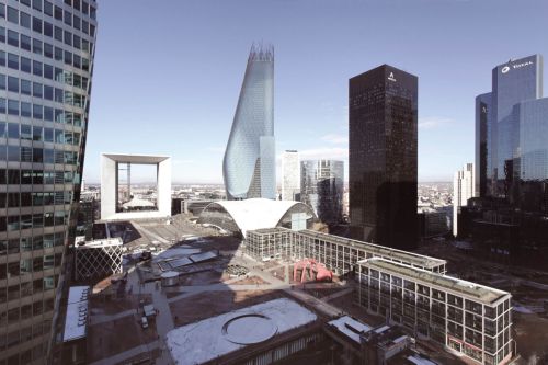 Με «μπλόκο» στα τραπεζικά μερίσματα συνδέει την επανακεφαλαιοποίηση το Παρίσι