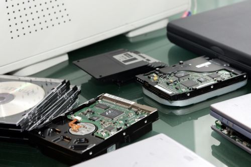 Σε έλλειψη σκληρών δίσκων δείχνουν να οδηγούν οι πλημμύρες στην Ταϊλάνδη