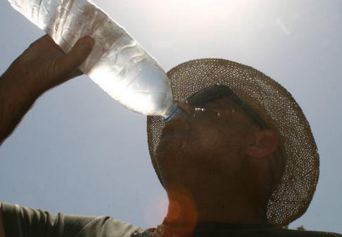 Το πολύ νερό «μειώνει τον κίνδυνο καρκίνου και υψηλού σακχάρου»