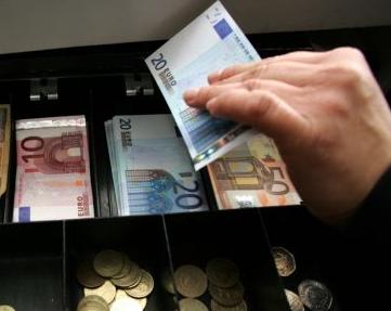 Επαρκή τα ταμειακά διαθέσιμα μέχρι τα μέσα Νοεμβρίου, διαβεβαιώνει το υπ.Οικονομικών