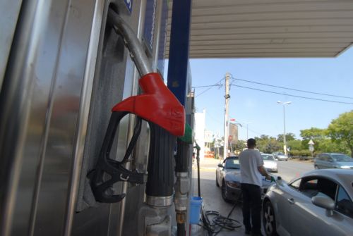 Απεργούν την Τρίτη οι εργαζόμενοι στα διυλιστήρια