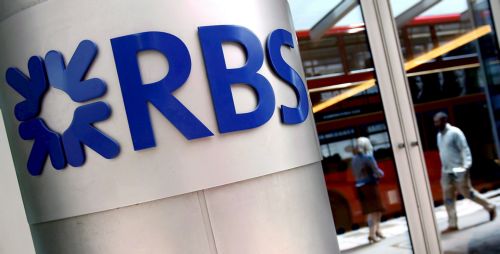 Σε υποβάθμιση 12 χρηματοπιστωτικών ιδρυμάτων στη Βρετανία προχώρησε η Moody’s