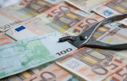 Στο στόχαστρο του υπουργείου Οικονομικών οι τραπεζικές καταθέσεις στο εξωτερικό