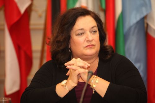 Κούρεμα του χρέους σημαίνει απόλυτη επιτήρηση, λέει η Μ.Γιαννάκου