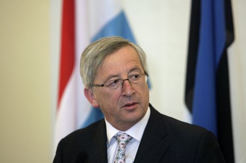 Τις διαβουλεύσεις για «ακόμα μεγαλύτερο «κούρεμα»» του ελληνικού χρέους επιβεβαιώνει ο Γιούνκερ