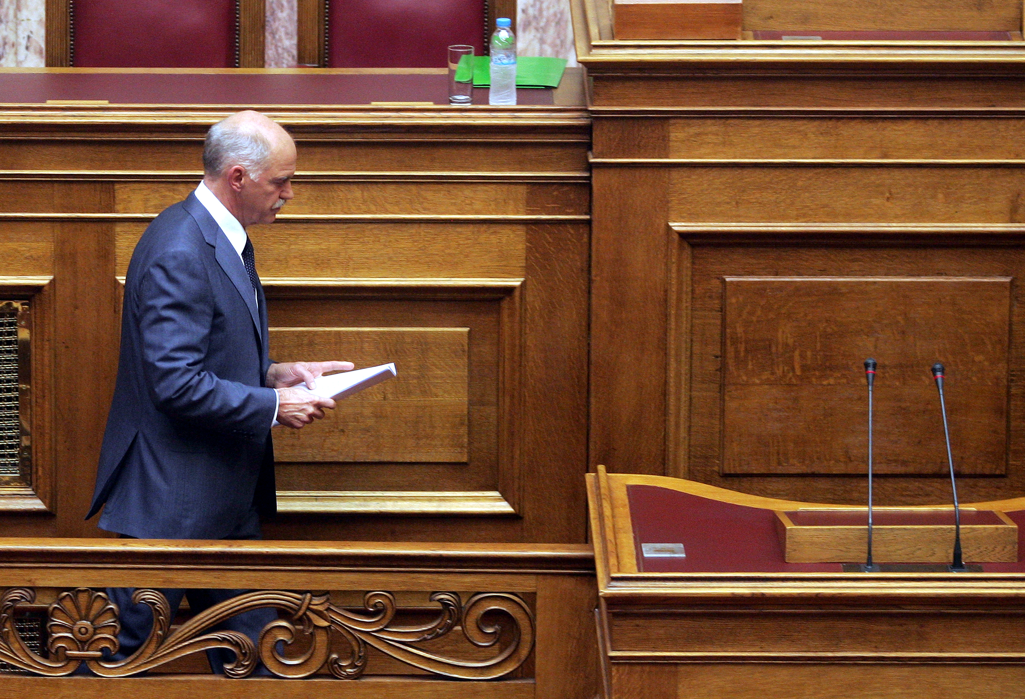 Σε φορτισμένο κλίμα συνεδριάζει η Κοινοβουλευτική Ομάδα του ΠΑΣΟΚ