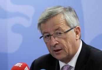 Δεν αποκλείει ο Γιούνκερ η συμμετοχή των τραπεζών στη λύση για την κρίση χρέους να καταστεί υποχρεωτική