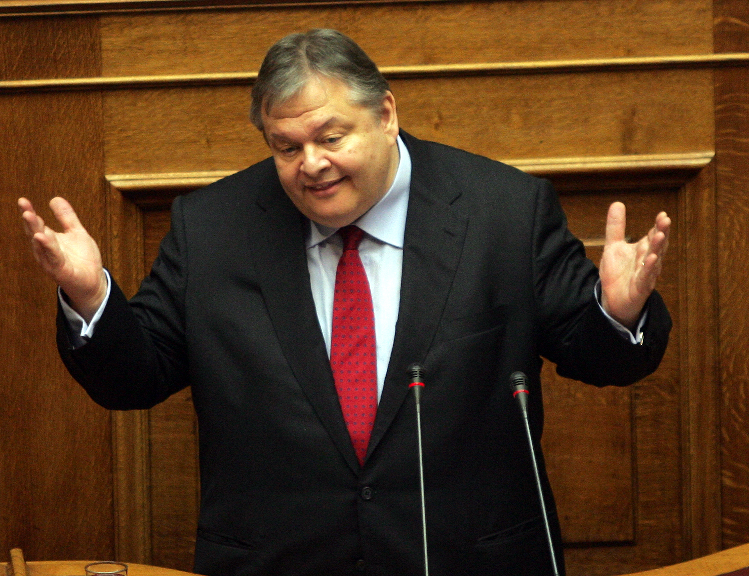 «Ταύρο των Αθηνών» αποκαλεί το Spiegel τον Ευάγγελο Βενιζέλο