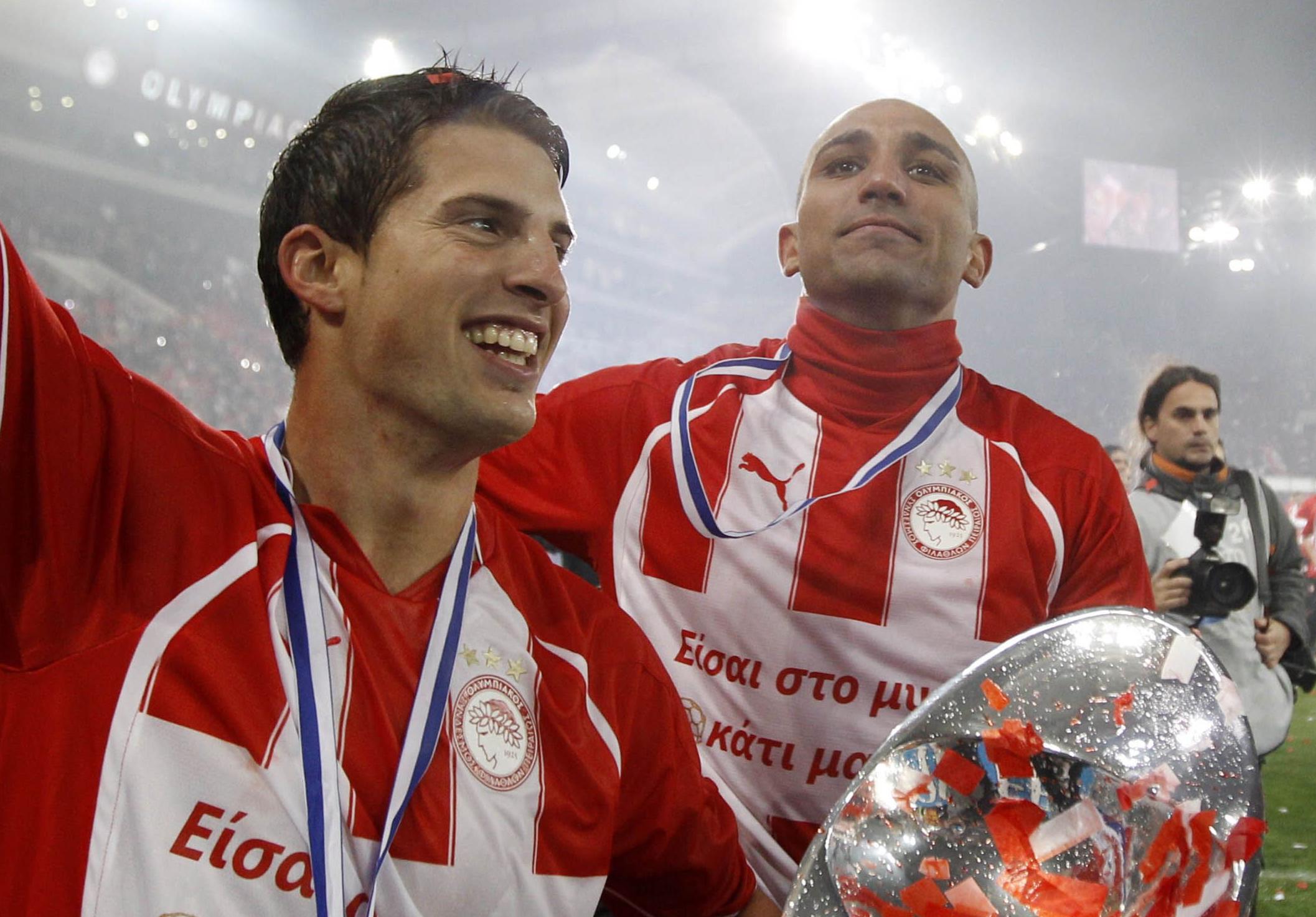 Οι Αλγερινοί «αποθεώνουν» Τζιμπούρ, αυτός πληρώνει με Μιραλάς