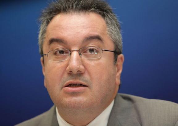 Το «κούρεμα» δεν θα επηρεάσει καταθέσεις και συντάξεις, λέει ο Ηλίας Μόσιαλος