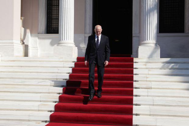 Διαδοχικές επαφές Παπανδρέου με πέντε υπουργούς για τα συμφωνηθέντα με την τρόικα