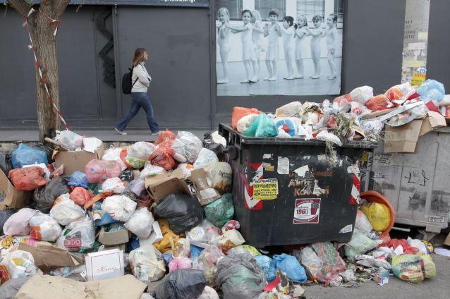 Σε ιδιώτες η αποκομιδή απορριμμάτων στην Αττική με απόφαση της Περιφέρειας Αττικής