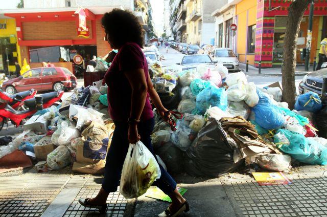 Σε τρεις ιδιωτικές εταιρείες ανέθεσε η Περιφέρεια Αττικής την αποκομιδή