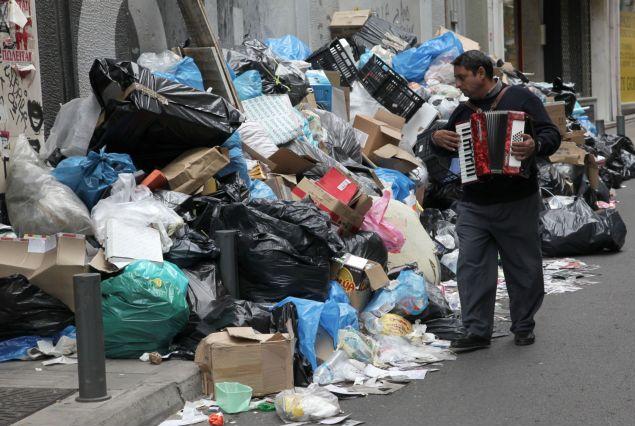 Έκκληση της ΑΔΕΔΥ στην ΠΟΕ-ΟΤΑ να μαζέψει τα σκουπίδια από τα σημεία που θα περάσουν οι πορείες