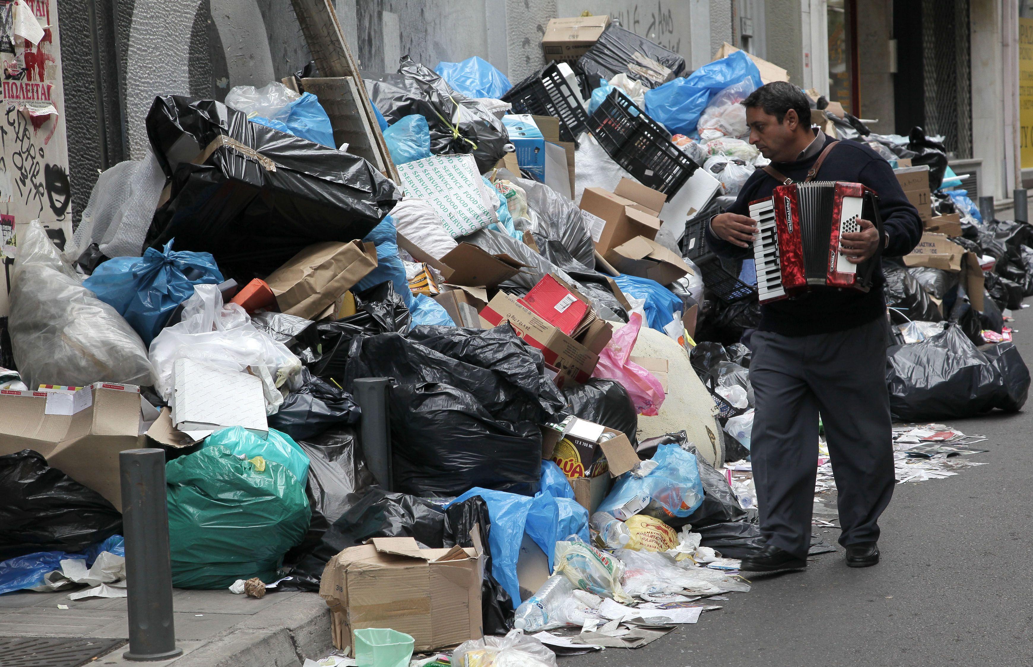 Σύγχυση με την επιστράτευση των εργαζομένων στην καθαριότητα