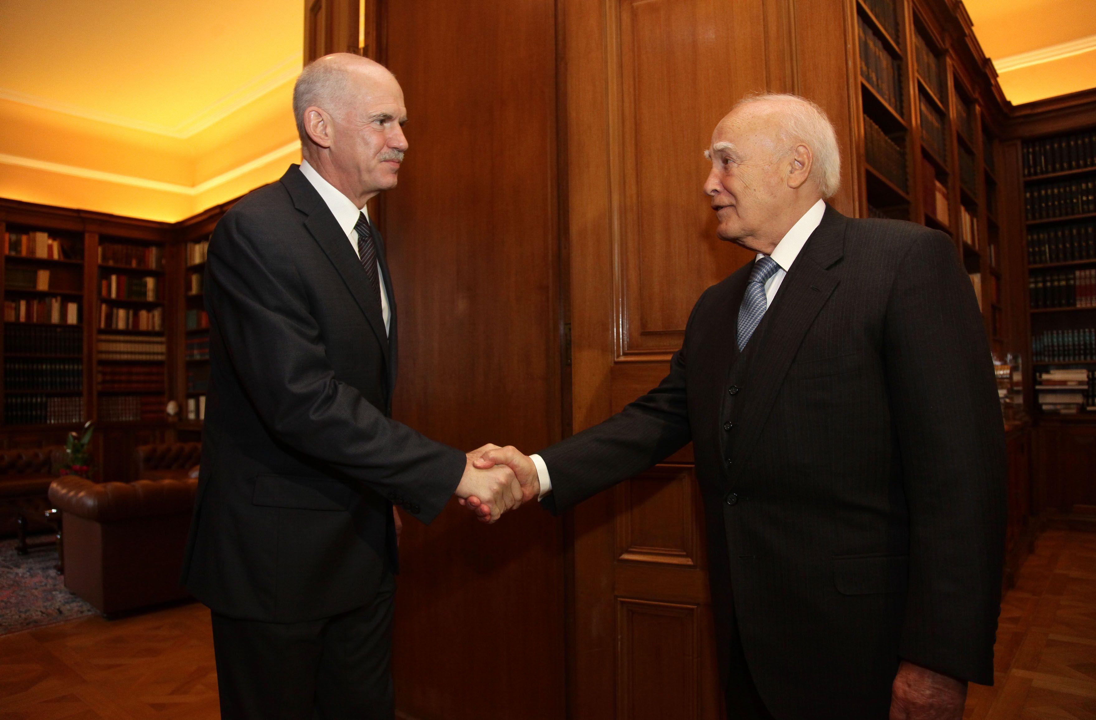 Τώρα η μεγάλη ευκαιρία για την Ελλάδα, δήλωσε ο πρωθυπουργός από το Προεδρικό Μέγαρο