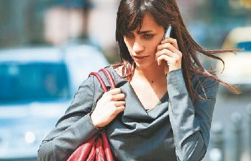 Τα κινητά τηλέφωνα δεν προκαλούν καρκίνο του εγκεφάλου