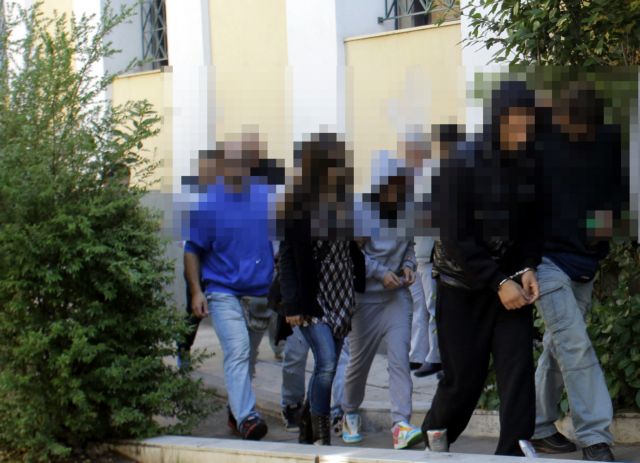 Προφυλακίστηκαν οι πέντε για την υπόθεση της «συμμορίας με τα καλάσνικοφ»