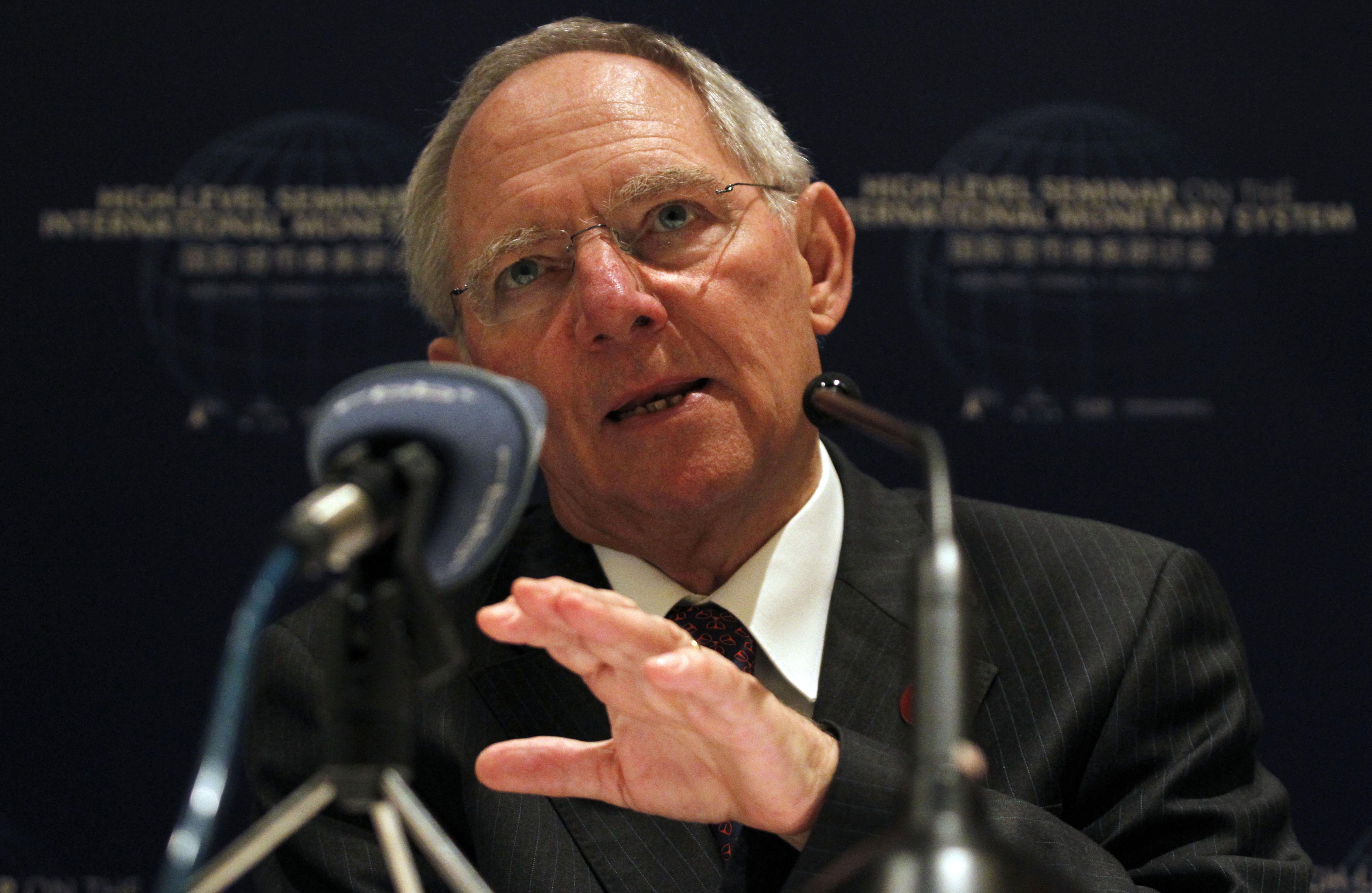 «Ταβάνι» για τη Γερμανία τα 211 δισ. ευρώ στο EFSF, ξεκαθαρίζει ο Σόιμπλε