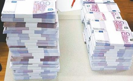 «Ανεργοι», με επίδομα του ΟΑΕΔ, έχουν καταθέσεις 1,5 εκατ. ευρώ στο εξωτερικό