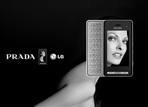 Αποκλειστική συνεργασία PRADA και LG