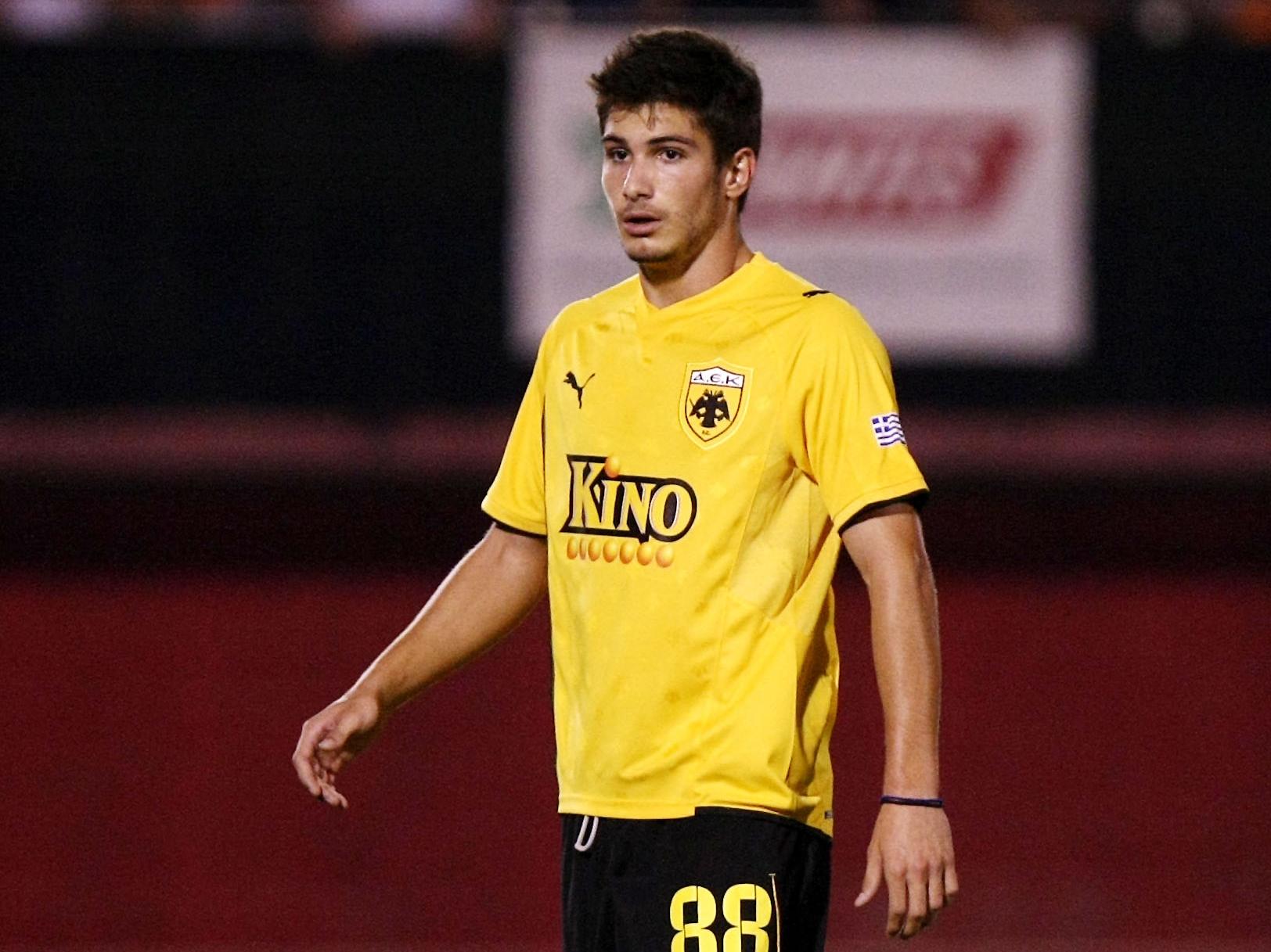 Ο Κωστένογλου θέλει να κάνει δουλειά με… Φούντα στην ΑΕΚ