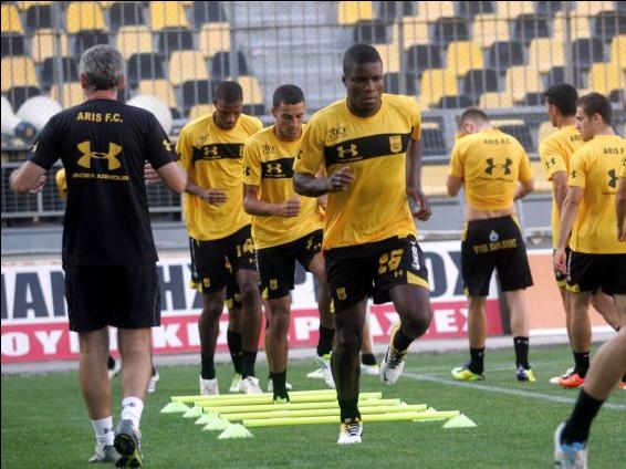 Κάταγμα μέσης υπέστη ο Ντίκο σε τροχαίο, θλάση ο Βράνιες στην προπόνηση