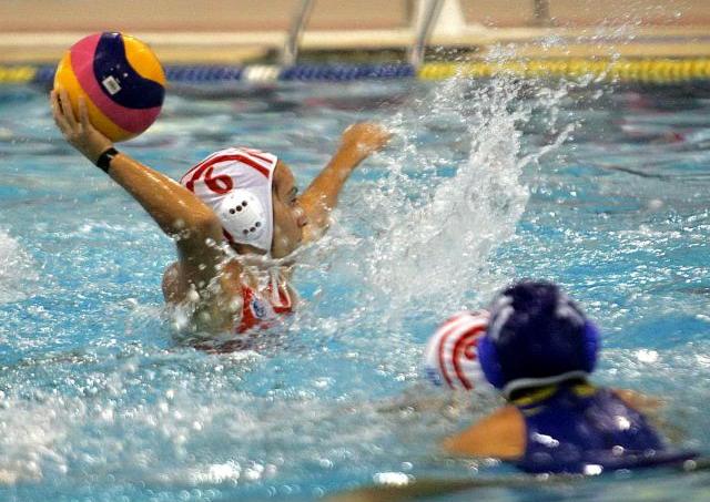 «Άβρεχτος» στην κορυφή ο Ολυμπιακός που νίκησε τις Ρωσίδες