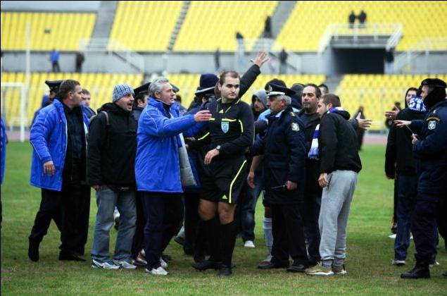 Ο Ηρακλής πάει στα δικαστήρια τον διαιτητή και «επιτίθεται» στον Μπιτσαξή