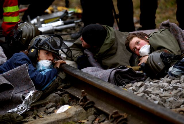 Επεισόδια κατά την άφιξη φορτίου πυρηνικών αποβλήτων στη Γερμανία