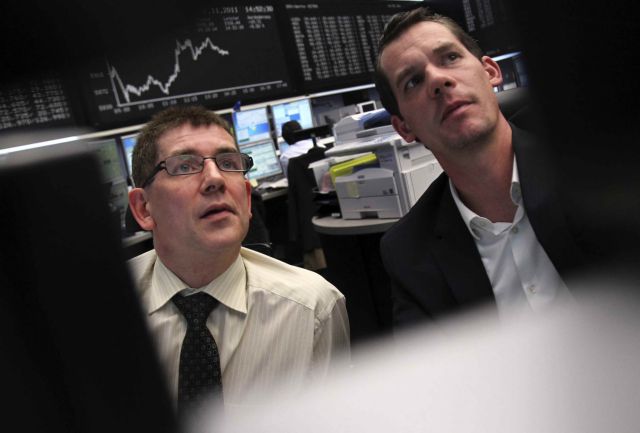 Πτώση στα ευρωπαϊκά χρηματιστήρια τη Δευτέρα, στο πράσινο -τελικά- η Γουόλ Στριτ