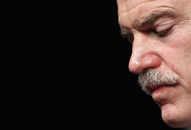 Έκανα λάθη, παραδέχεται σε συνέντευξή του στο Spiegel ο Γιώργος Παπανδρέου