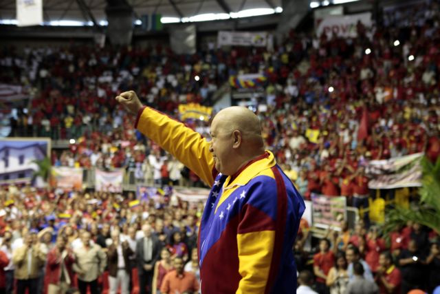 Η ένταση Ιράν-Δύσης κάνει ορατό τον κίνδυνο «πυρηνικού πολέμου», προειδοποιεί ο Τσάβες