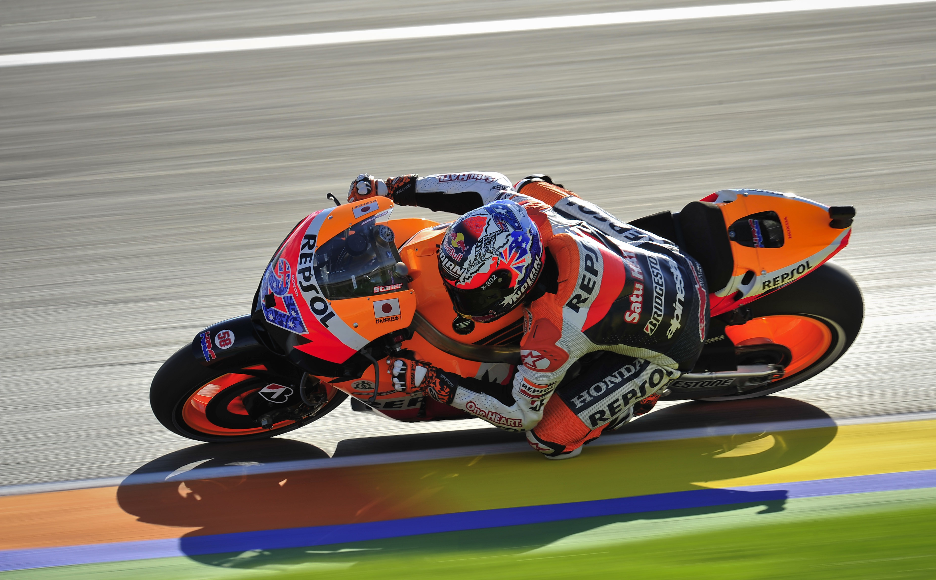 MotoGP Valencia 2011: Θρίαμβος του Casey Stoner στο φώτο-φίνις!