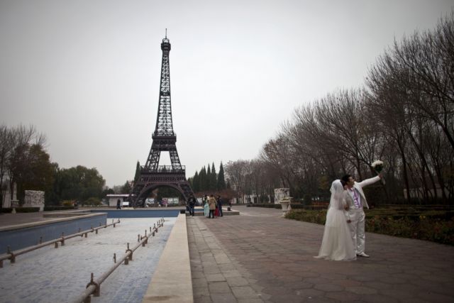 Ρεκόρ γάμων στην Ασία την «τυχερή ημέρα» 11/ 11/ 11