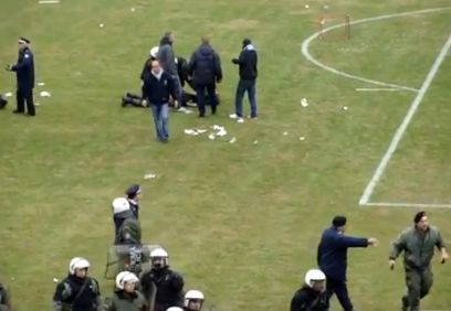 Ξύλο και διακοπή σε αγώνα του Ηρακλή για πανό κατά της ΕΠΟ