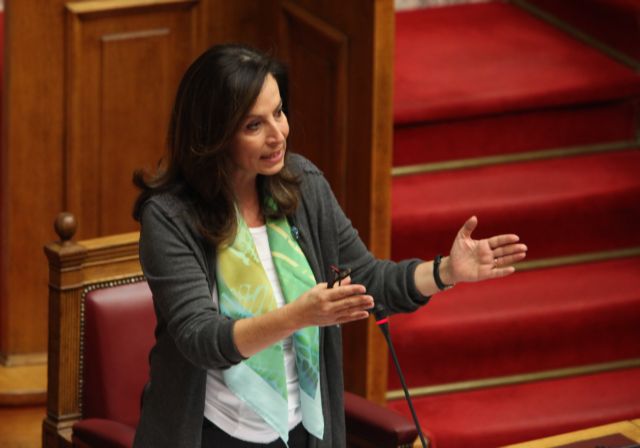 Προτεραιότητα η διασφάλιση της συμφωνίας των Βρυξελλών και η παραμονή στο ευρώ, λέει η Αννα Διαμαντοπούλου