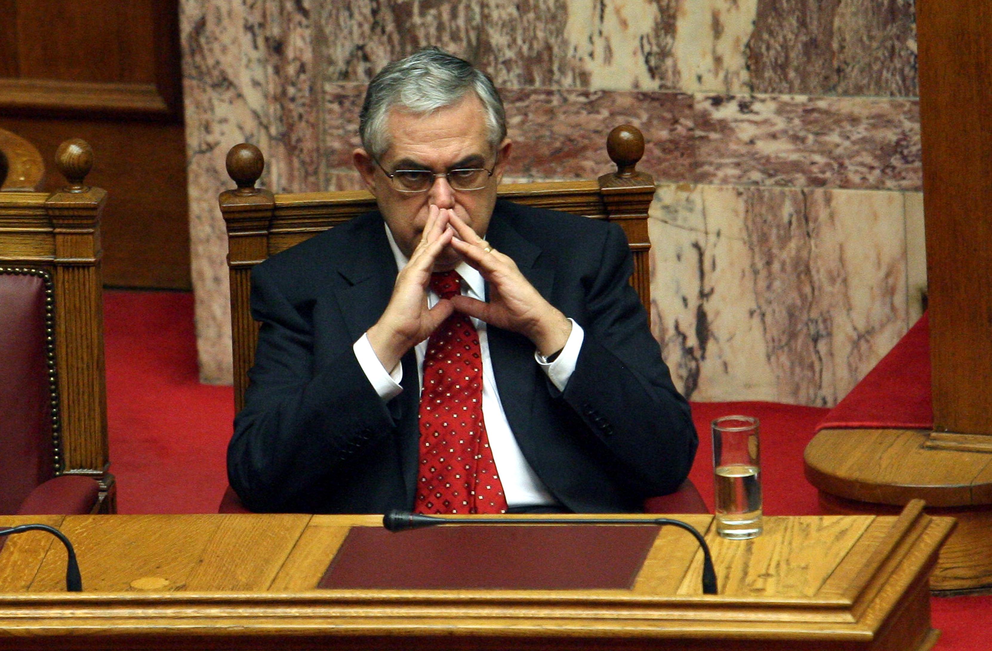 Η 6η δόση και η κρίσιμη ευρωπαϊκή συγκυρία στο επίκεντρο των επαφών Παπαδήμου στις Βρυξέλλες