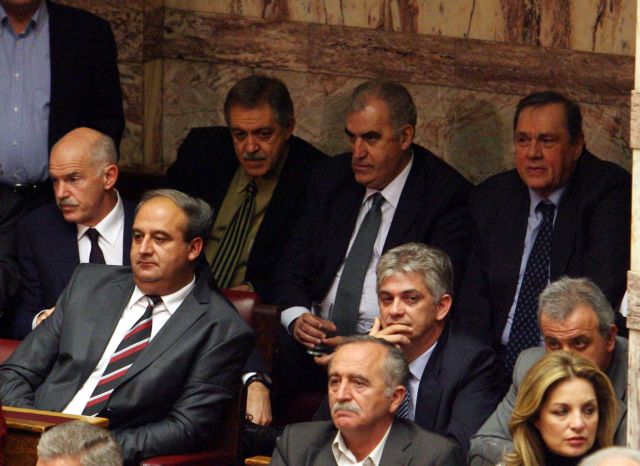 Διαφορετικές εκτιμήσεις από κορυφαία στελέχη του ΠΑΣΟΚ για την επόμενη μέρα