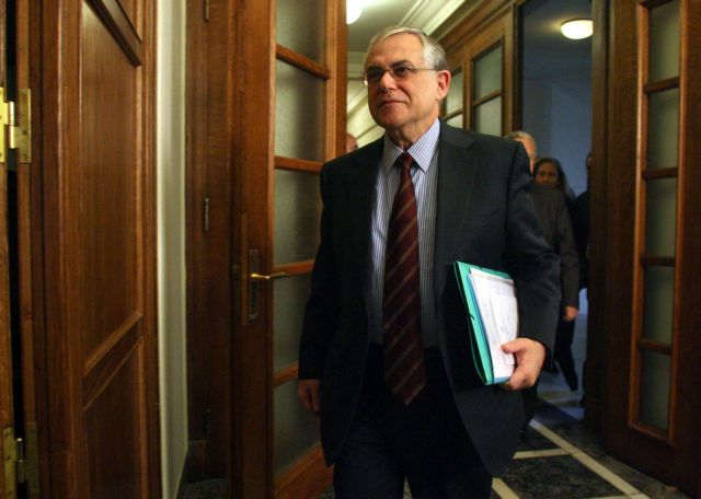 Επαφές με τα κόμματα που δεν συμμετέχουν στην κυβέρνηση θα έχει ο Λ.Παπαδήμος