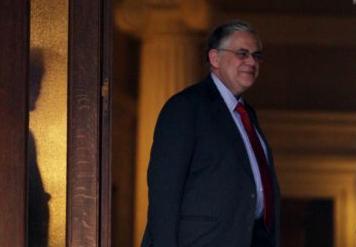 Καλύτερο συντονισμό και στήριξη ζήτησε ο Λ.Παπαδήμος από Παπανδρέου, Σαμαρά