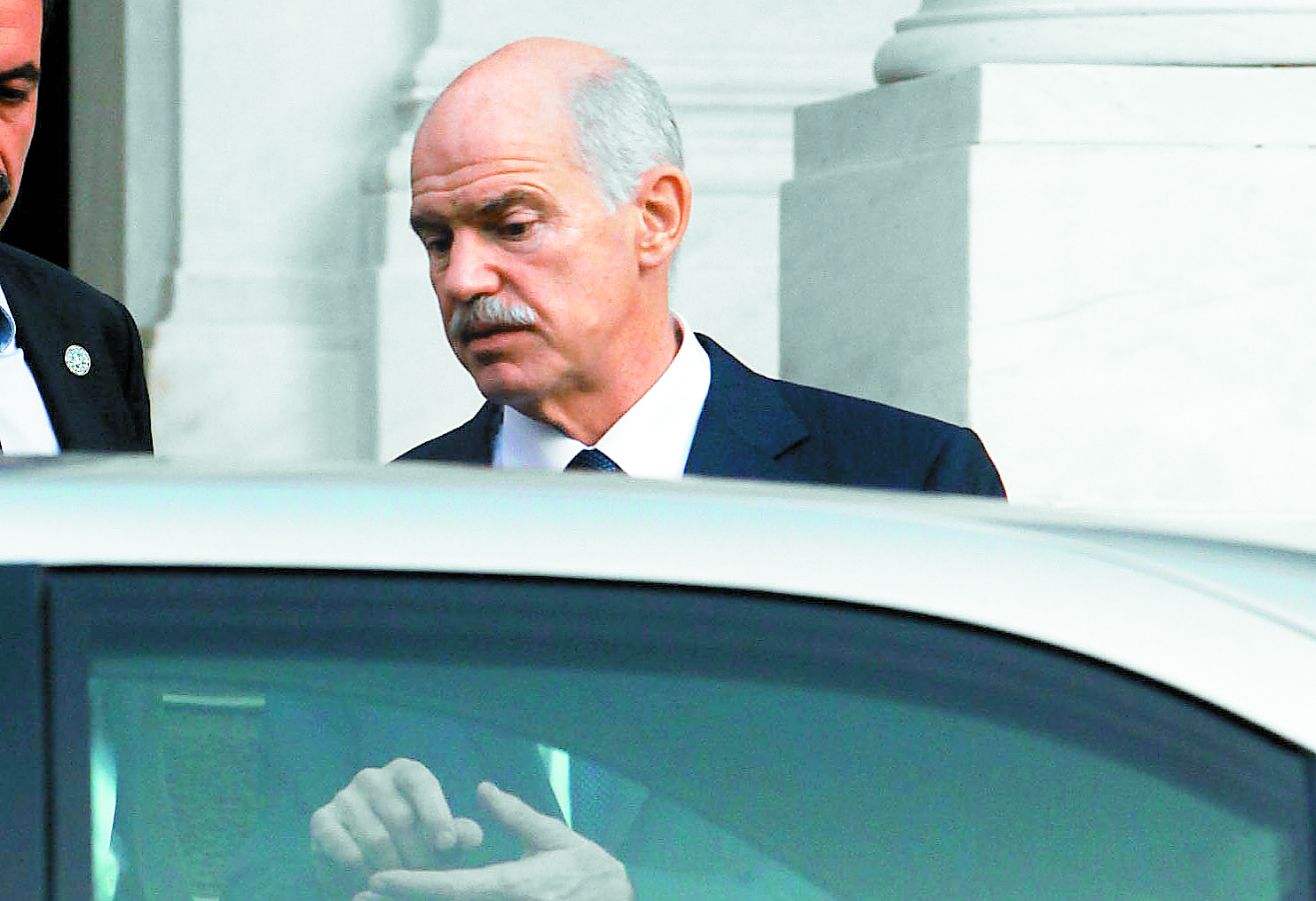 Επαφές Παπανδρέου με στελέχη, ενώ εντείνεται η «γκρίνια» για τη συγκυρία της όλης πρωτοβουλίας