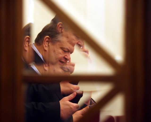 Διαστρέβλωση της πραγματικότητας, λέει ο Ευ.Βενιζέλος για την υπόθεση Παπαδήμου