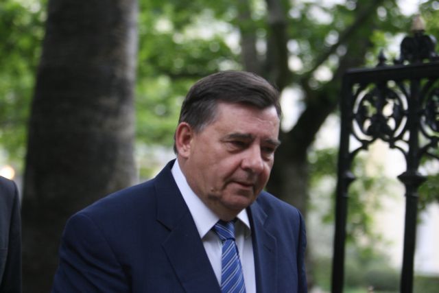 Να πει «ναι» σε κυβέρνηση εθνικής σωτηρίας καλεί τον Αντ.Σαμαρά ο Γ.Καρατζαφέρης