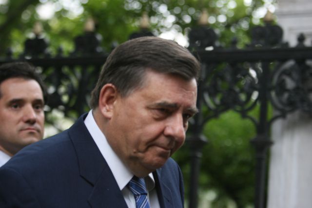 Επιστολή Γ.Καρατζαφέρη στον Κ.Παπούλια για συγκρότηση κυβέρνησης εθνικής ενότητας