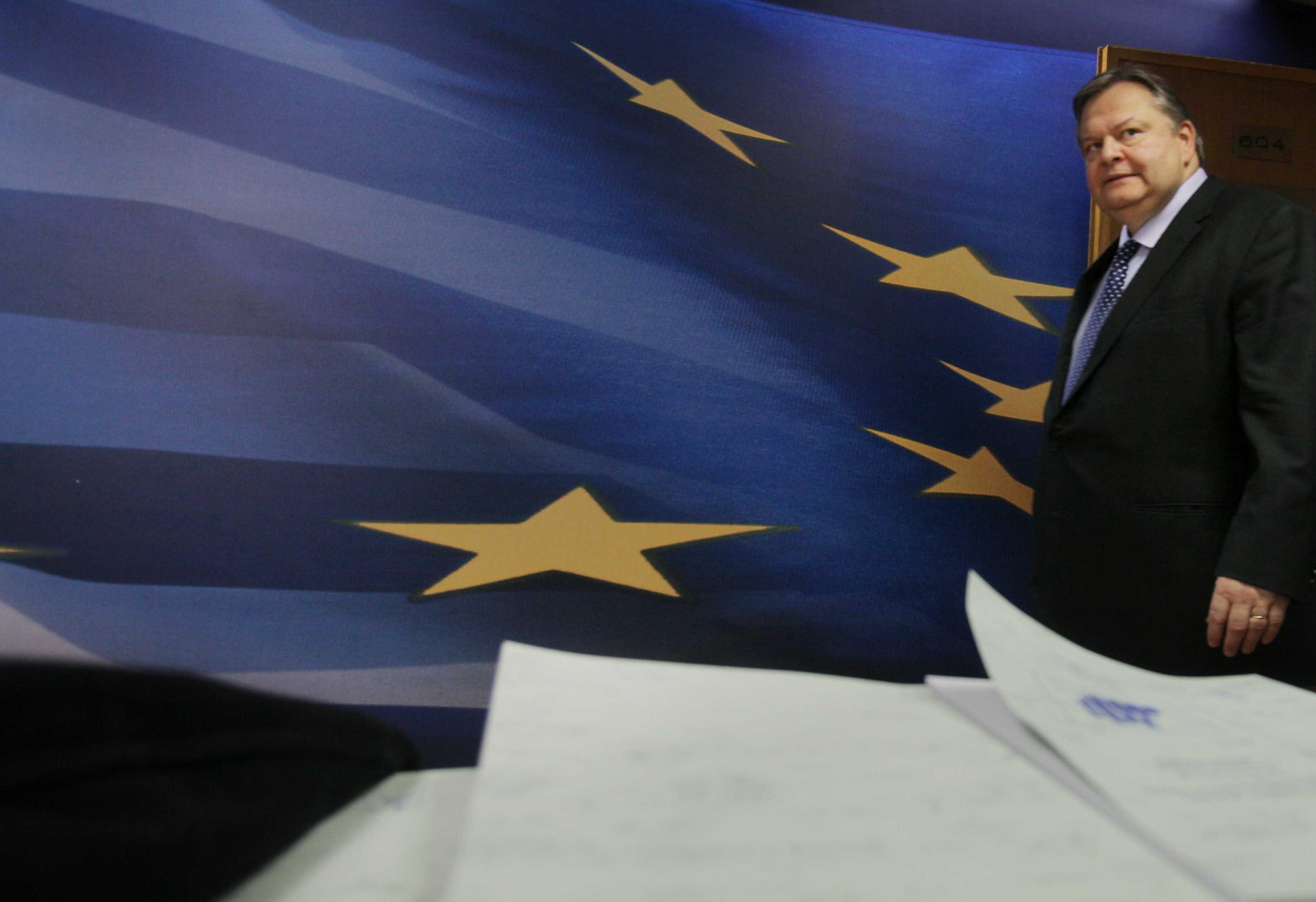 Kατ’ ιδίαν συνεργασία Παπαδήμου-Βενιζέλου για τις άμεσες οικονομικές υποχρεώσεις