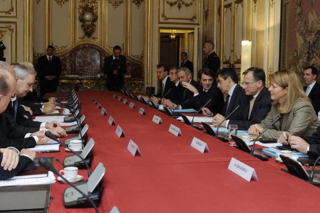 Χωρίς κρατικό χρήμα η ανακεφαλαιοποίηση των γαλλικών τραπεζών, καθησυχάζει το Παρίσι