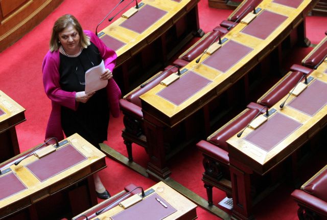 «Θα απέχω από την αποψινή ψηφοφορία» δήλωσε η Έλσα Παπαδημητρίου